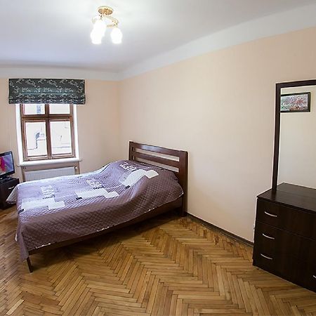 Квартира В Центрі На Вулиці Вірменській 12 Є Дві Спальні Двуспальні Ліжка Lviv Exterior foto